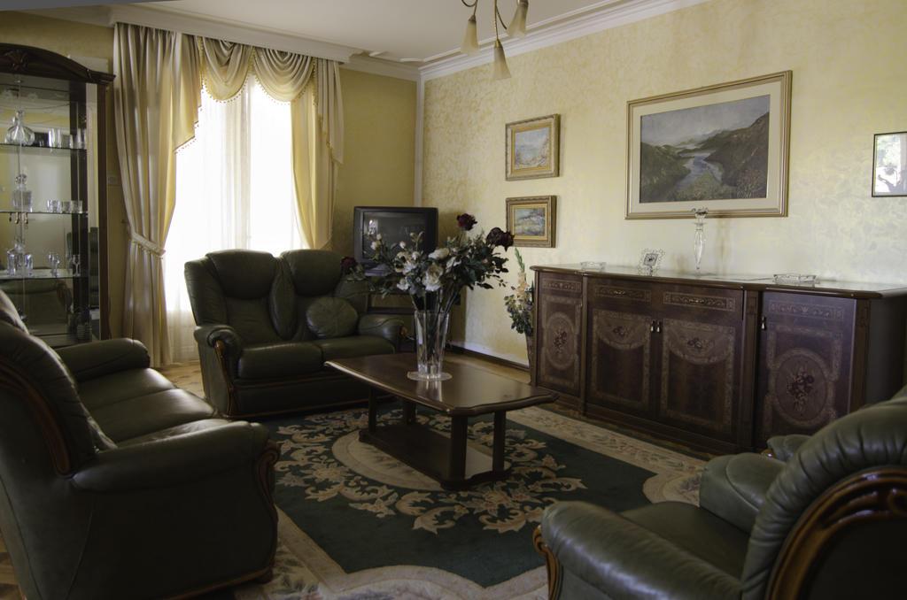 Hotel Bojatours Podgorica Bagian luar foto