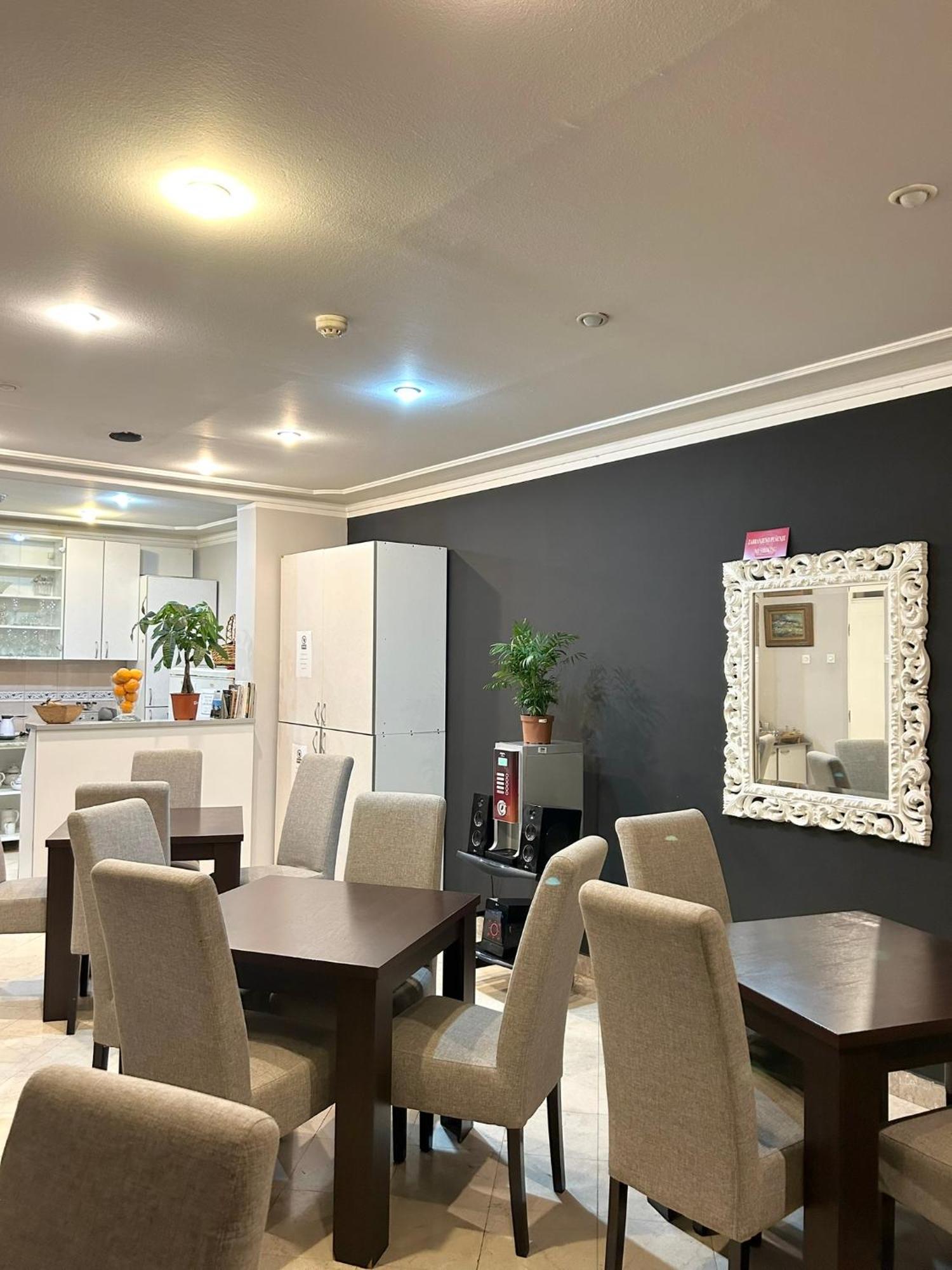 Hotel Bojatours Podgorica Bagian luar foto